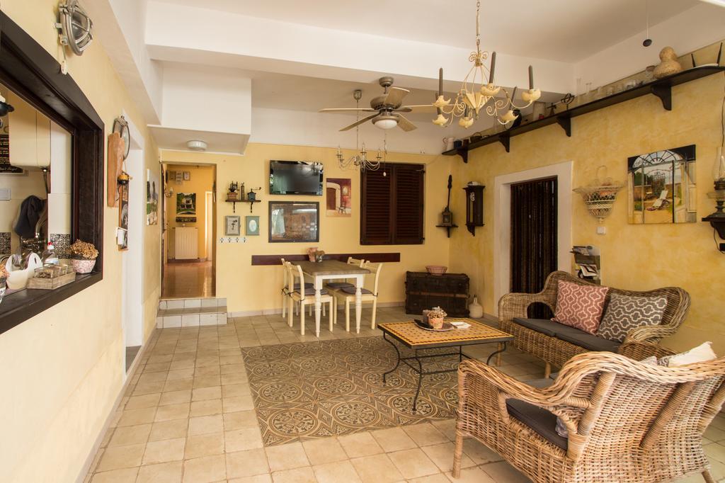 Casa Segota Hotel Veli Iz Exterior photo